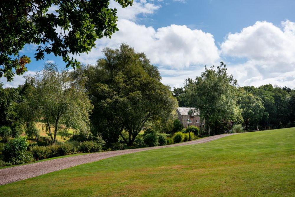 Pulley Mill Villa High Bickington Exterior photo