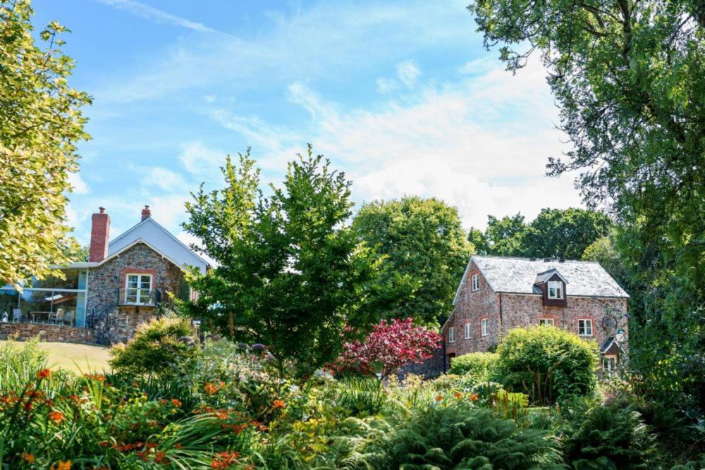 Pulley Mill Villa High Bickington Exterior photo